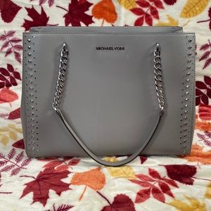Medium gray Micheal Kors purse